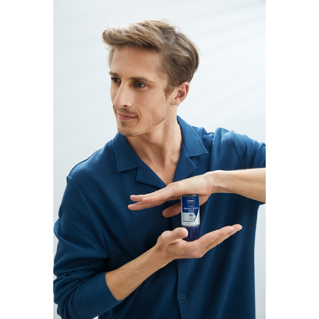 Déodorant Bille Homme Anti-transpirant 96h Derma Nivea Men Le Roll-on De 50ml