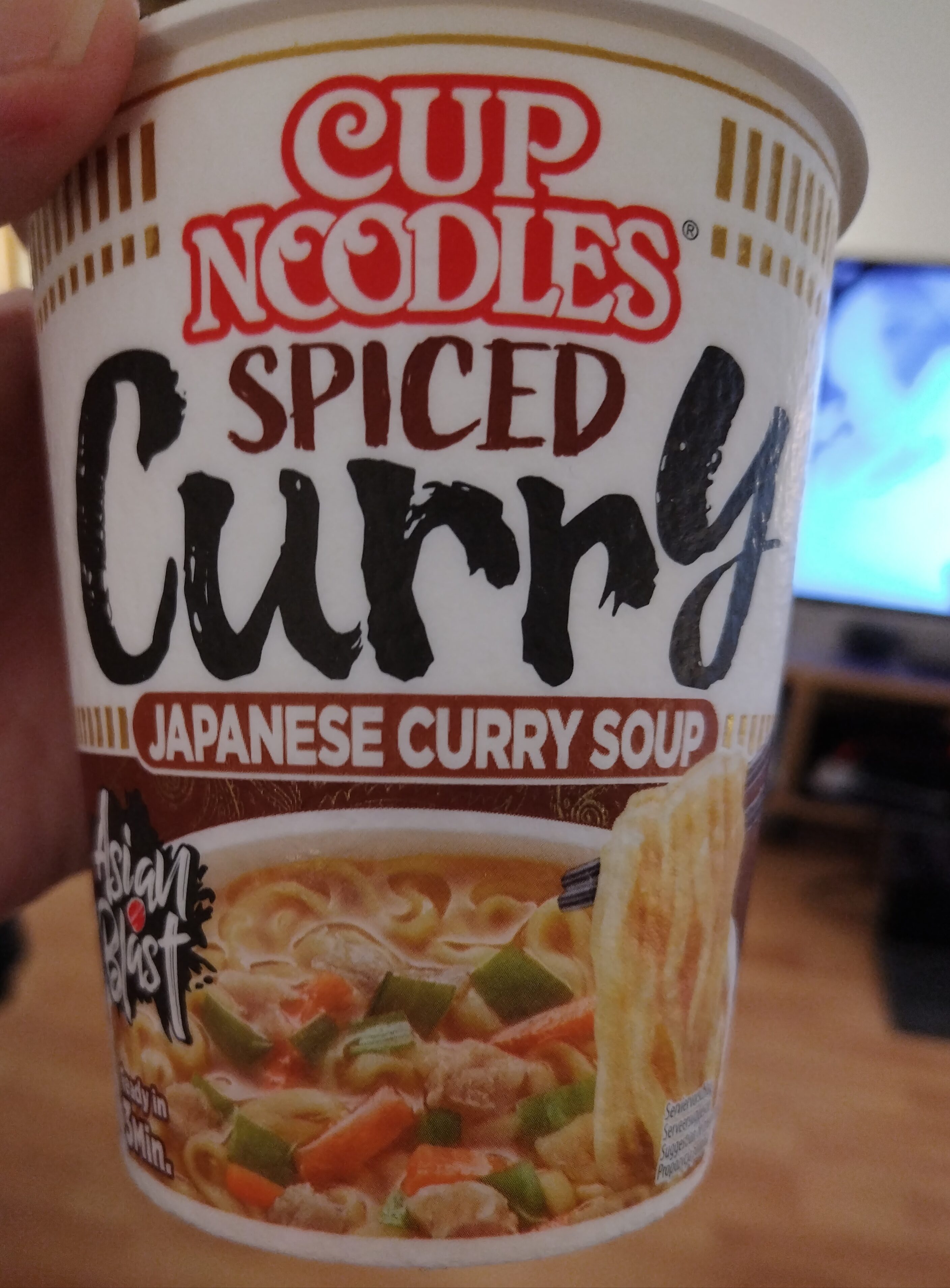 Instant noodles chicken curry cup 67g - NISSIN